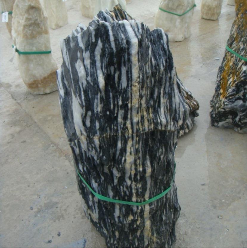 bigger and black column style bigger and black column style